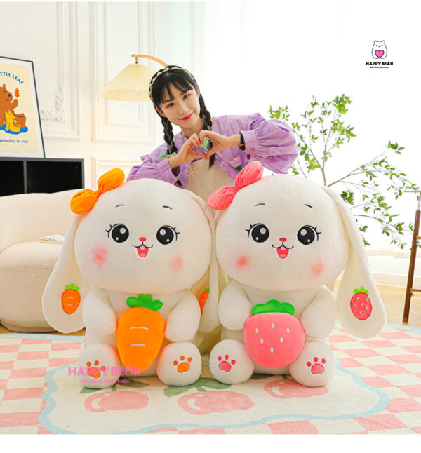 Gấu bông thỏ tai dài dễ thương ôm cà rốt và dâu HAPPY BEAR size 60CM